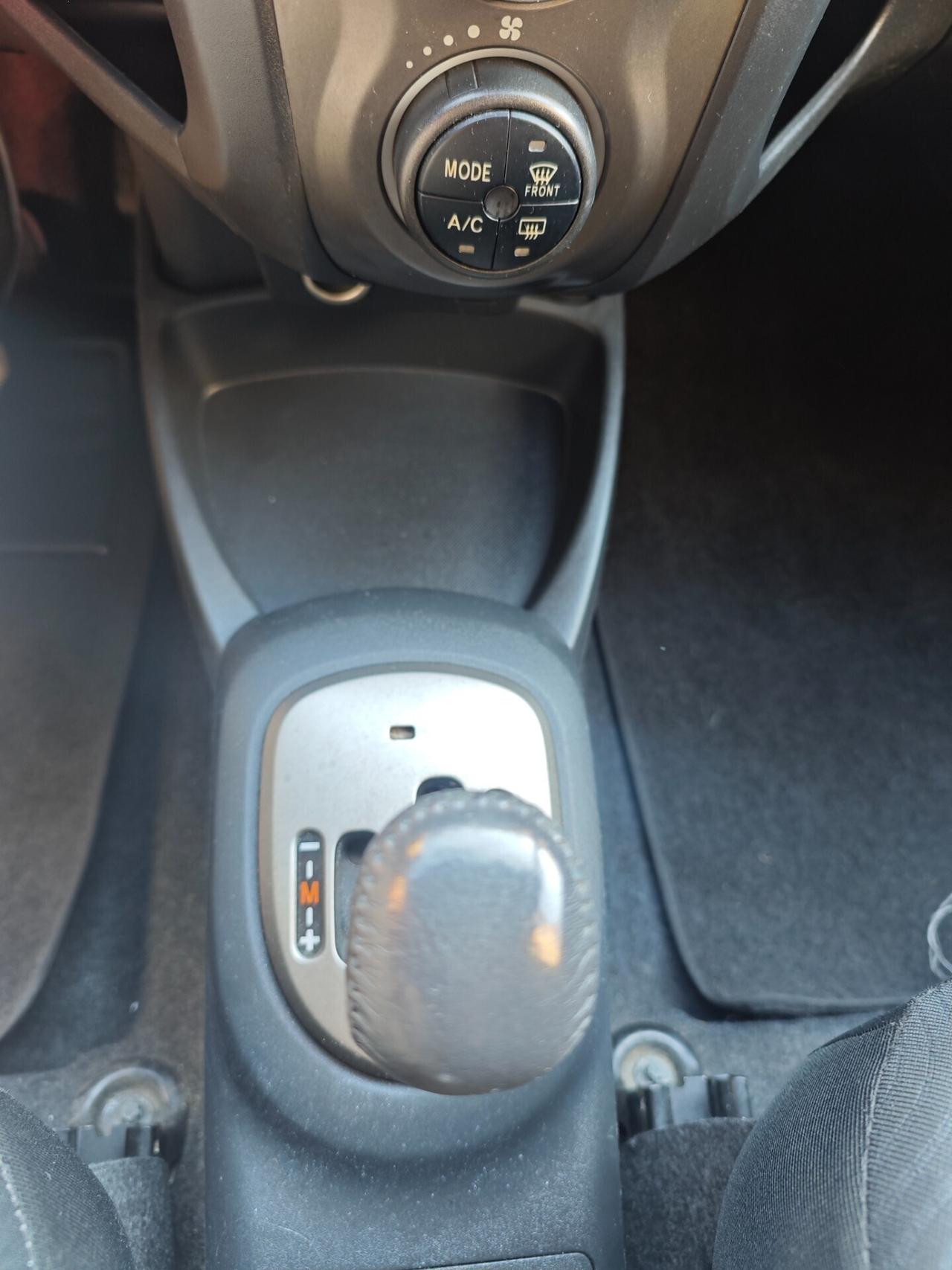 Toyota Yaris 1.3 5 porte M-MT Sol