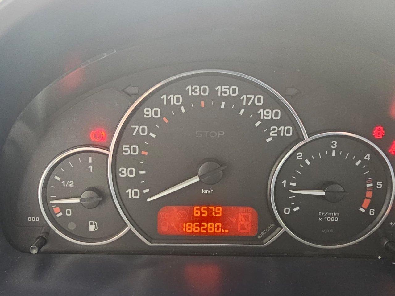Peugeot 1007 1007 1.4 hdi Sporty