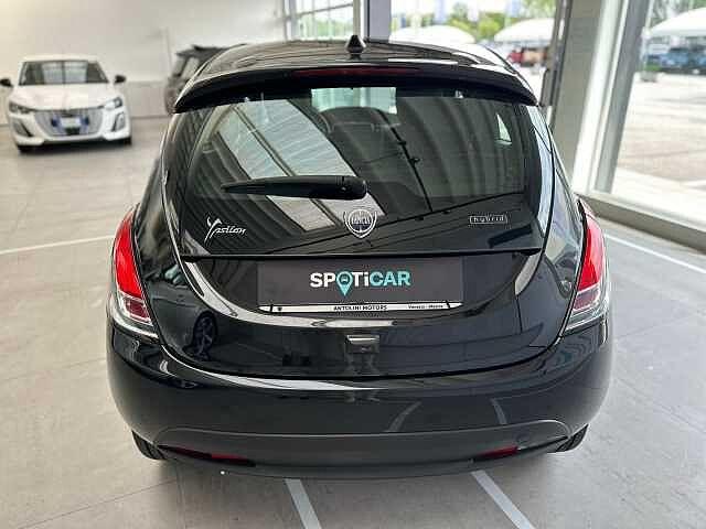 Lancia Ypsilon 1.0 FireFly 5 porte S&S Hybrid Ecochic