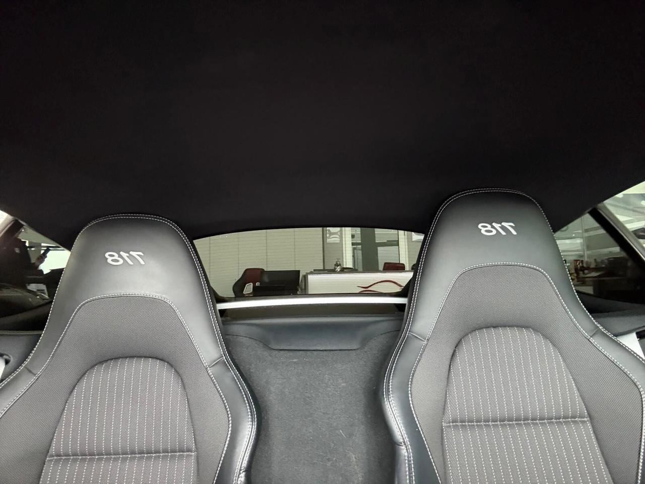 Porsche Cayman 718 T