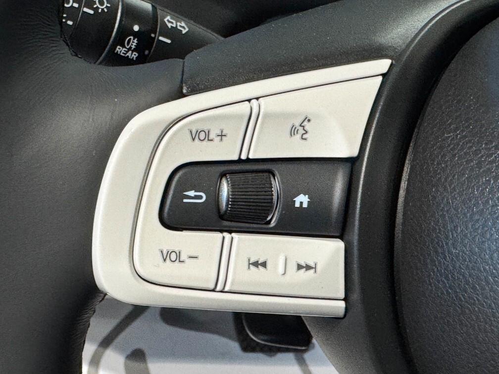 Honda Jazz 1.5 hev Elegance ecvt Led App conn 15"