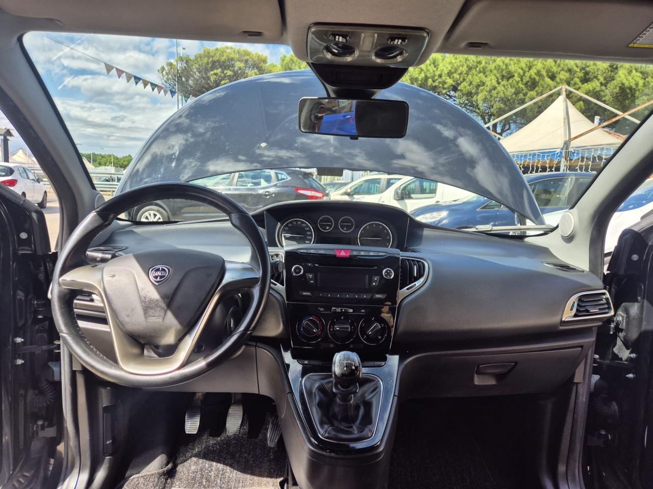 Lancia Ypsilon 1.2 69 CV 5 porte S&S Silver