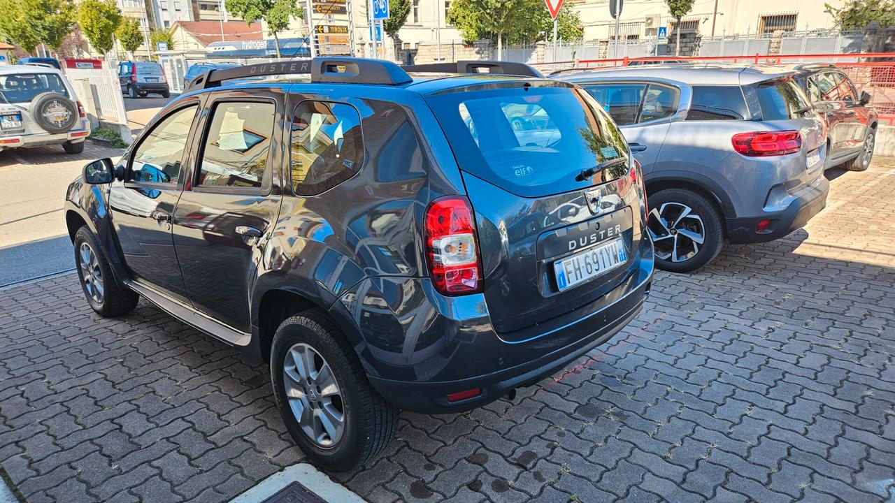 Dacia Duster 1.6 Laureate 4x2 NAVY-BLUETOOTH-SENSORI