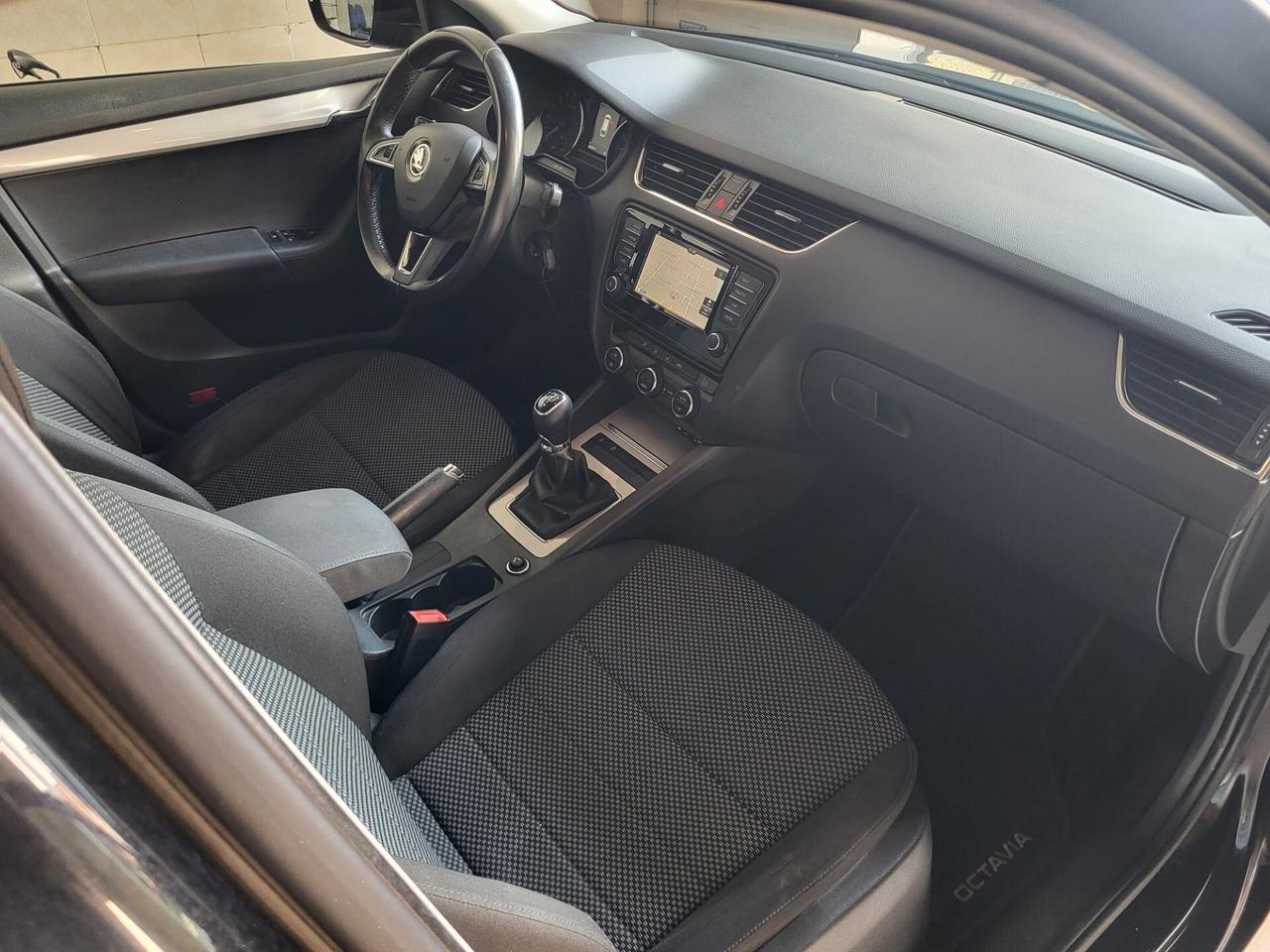 Skoda Octavia 1.6 TDI CR 110 CV Wagon Executive