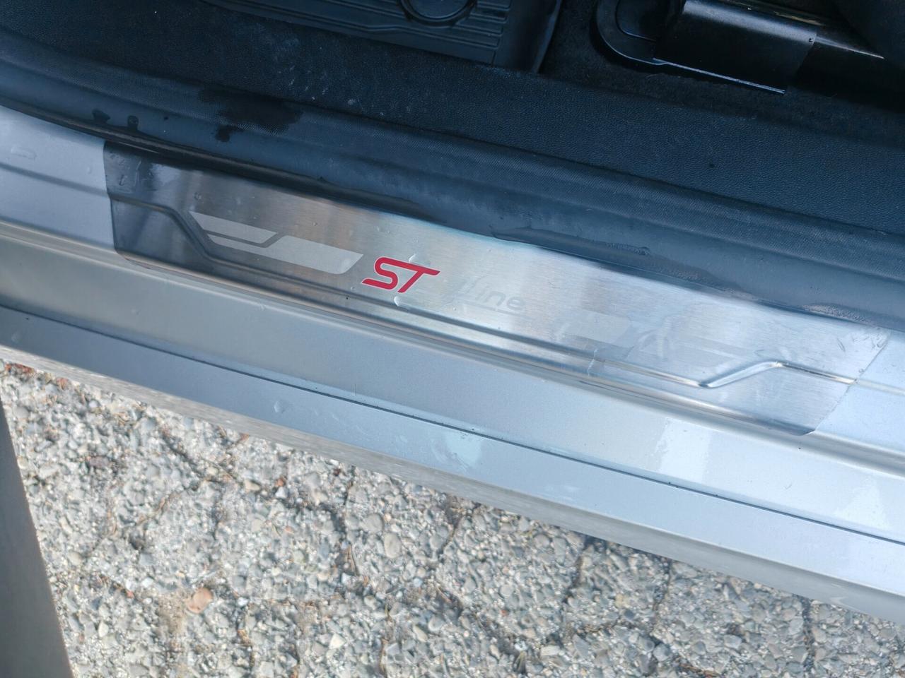 Ford Fiesta Hybrid 125 CV 5 porte ST-Line Incidentata