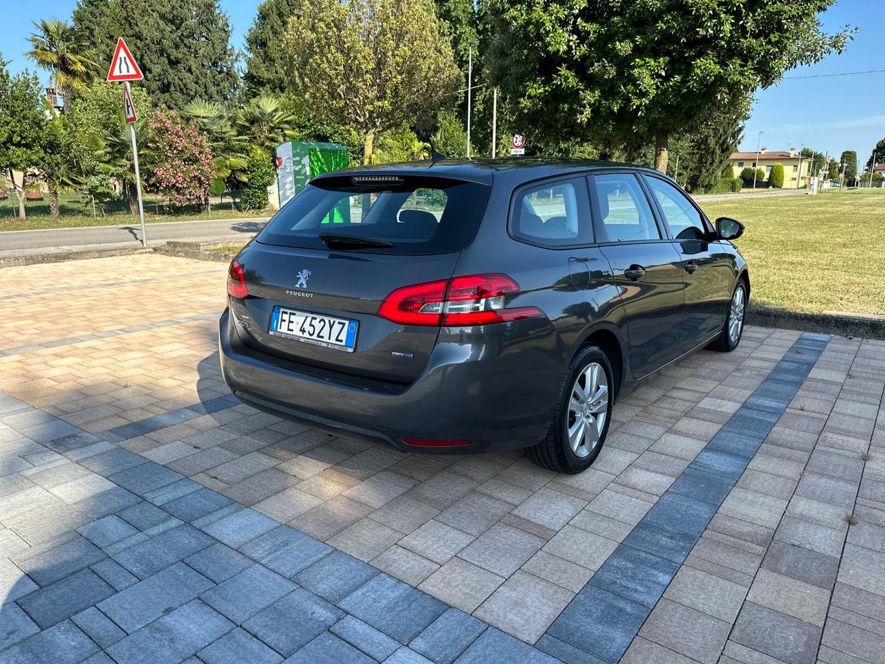 Peugeot 308 BlueHDi 120 S&S SW Business NEOPATENTATI