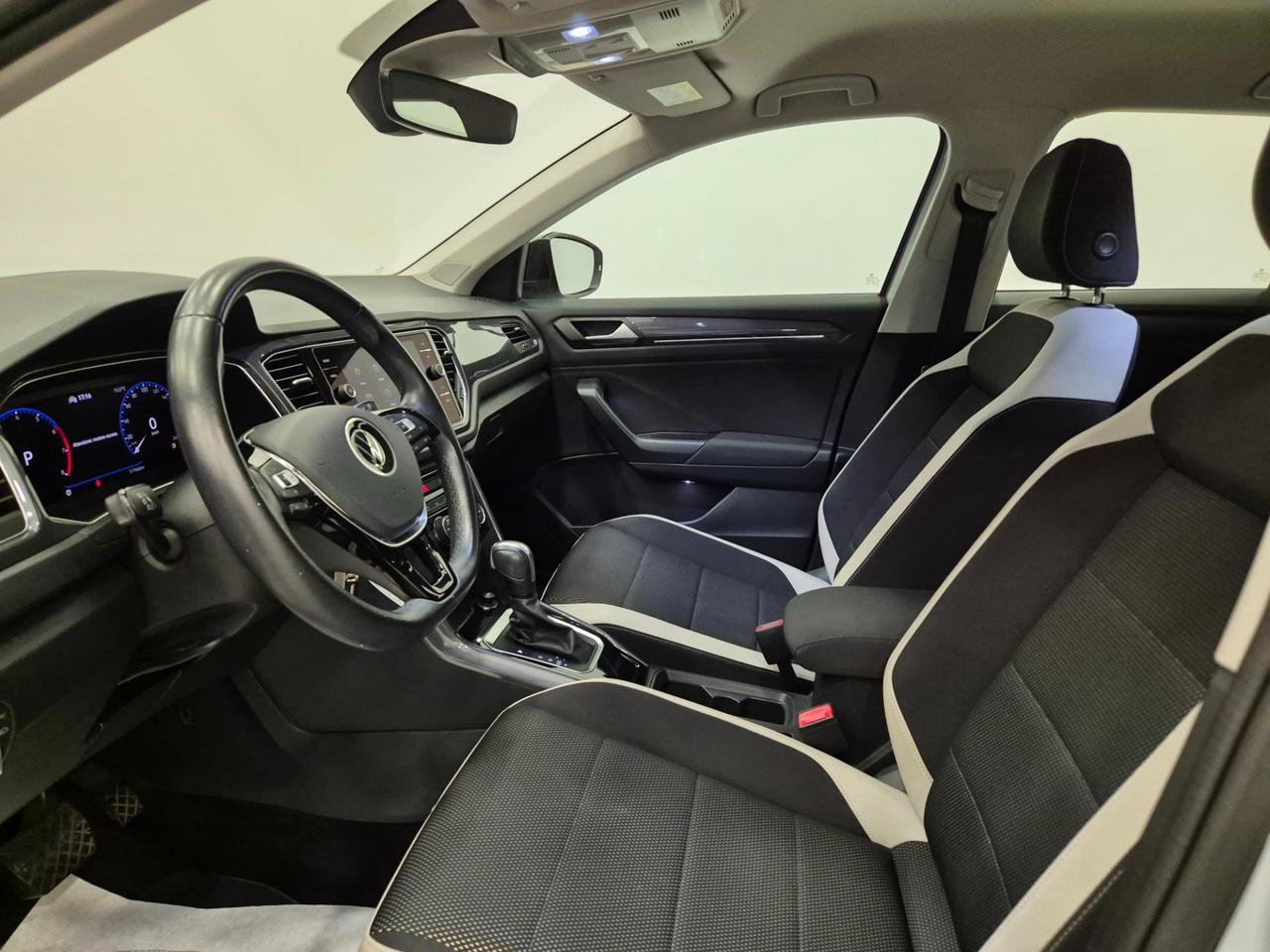 Volkswagen T-Roc 1.5 TSI Style dsg - Carplay - ACC/Lim - Sens. Park