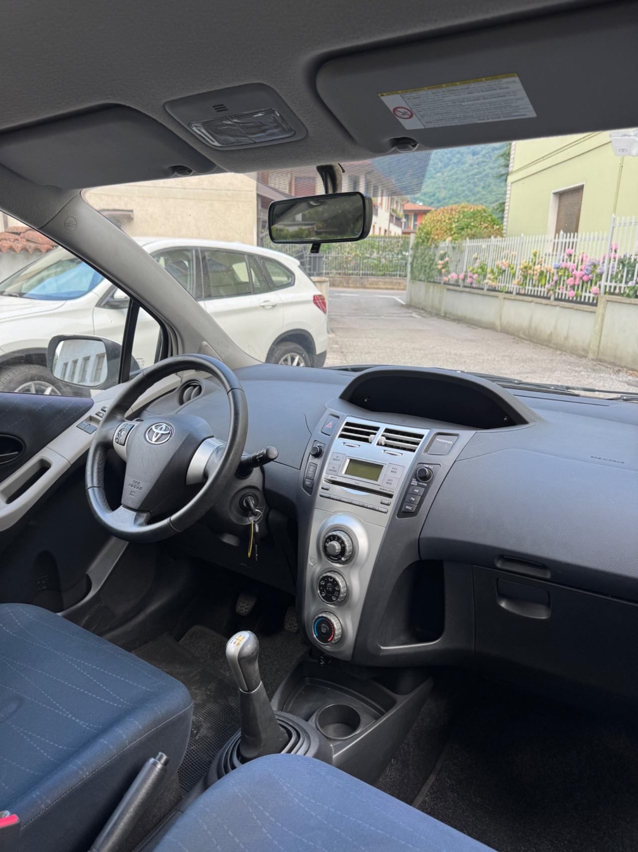 Toyota Yaris 1.0 5 porte