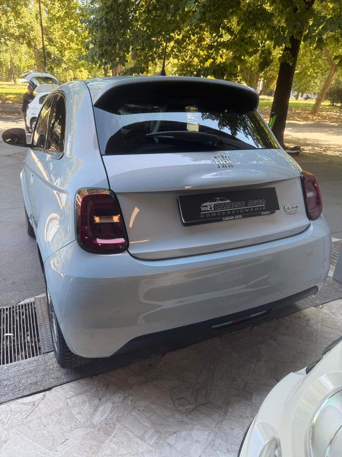 Fiat 500 500e Berlina icon batteria maggiorata
