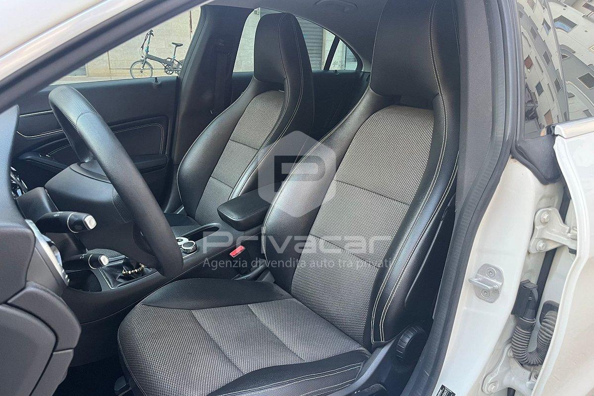 MERCEDES CLA 200 d Premium