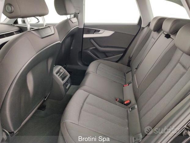 Audi A4 Avant 30 TDI/136 CV S tronic Business