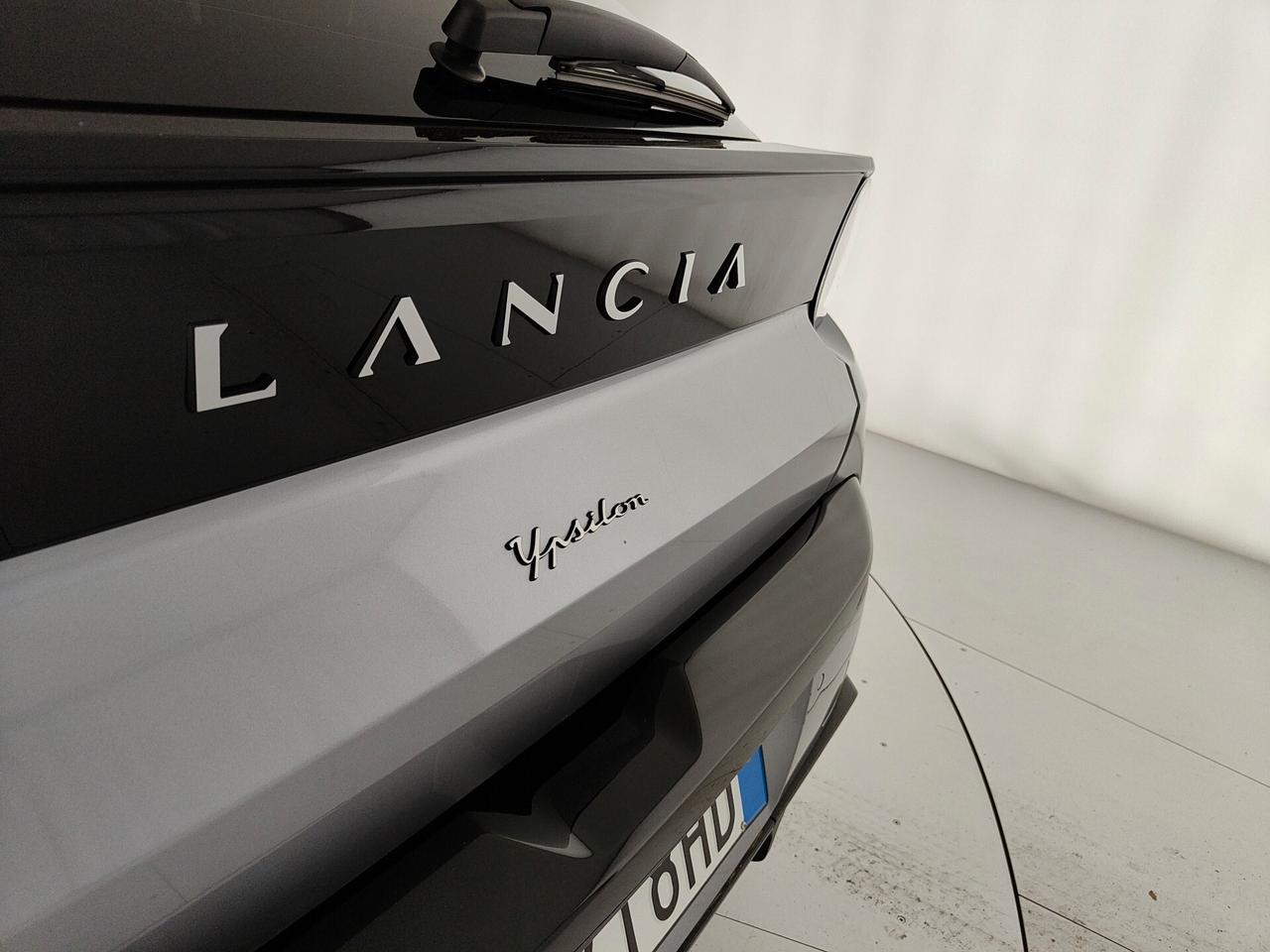 Lancia Ypsilon Hybrid e-DCT LX