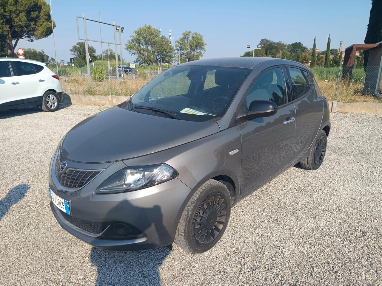 Lancia Ypsilon 1.0 HYBRID Tua a 168€ al Mese