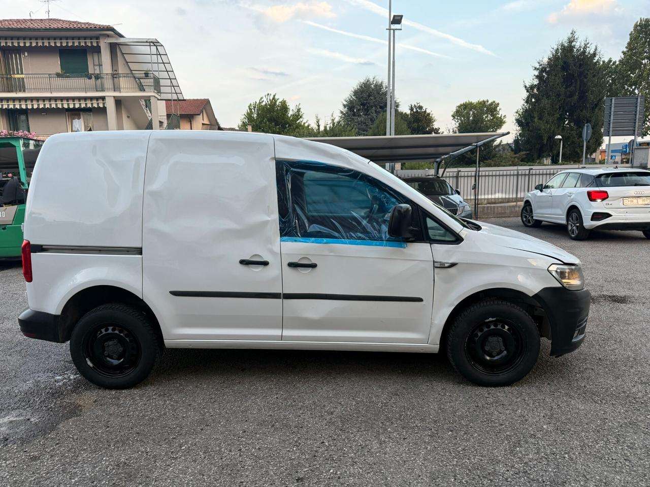 Volkswagen Caddy 2.0 TDI 122 CV 4MOTION VAN ! INCIDENTATO