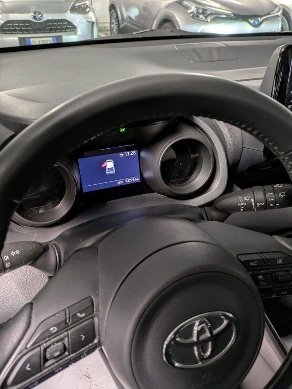 Toyota Yaris Hybrid Trend MY22