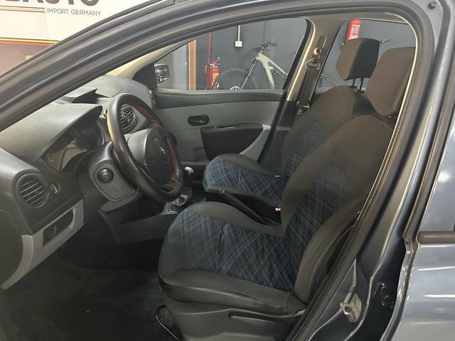 RENAULT Clio 1.2 16V 5 porte Dynamique