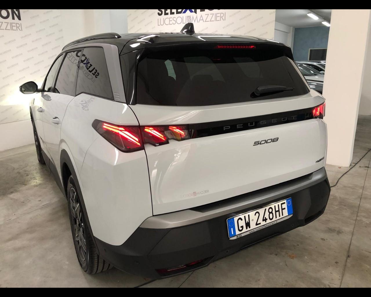 PEUGEOT Nuovo 5008 Hybrid 136 e-DCS6 GT