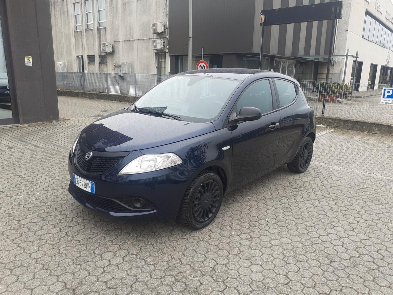 Lancia Ypsilon 1.0 FireFly 5 porte S&S Hybrid Ecochic Gold