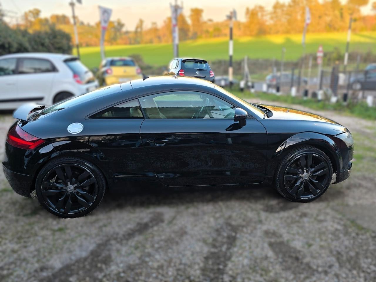 Audi TT Coupé 2.0 TFSI S-LINE