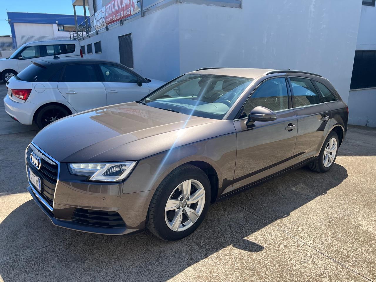 Audi A4 2.0 TDI 150 CV ultra Design
