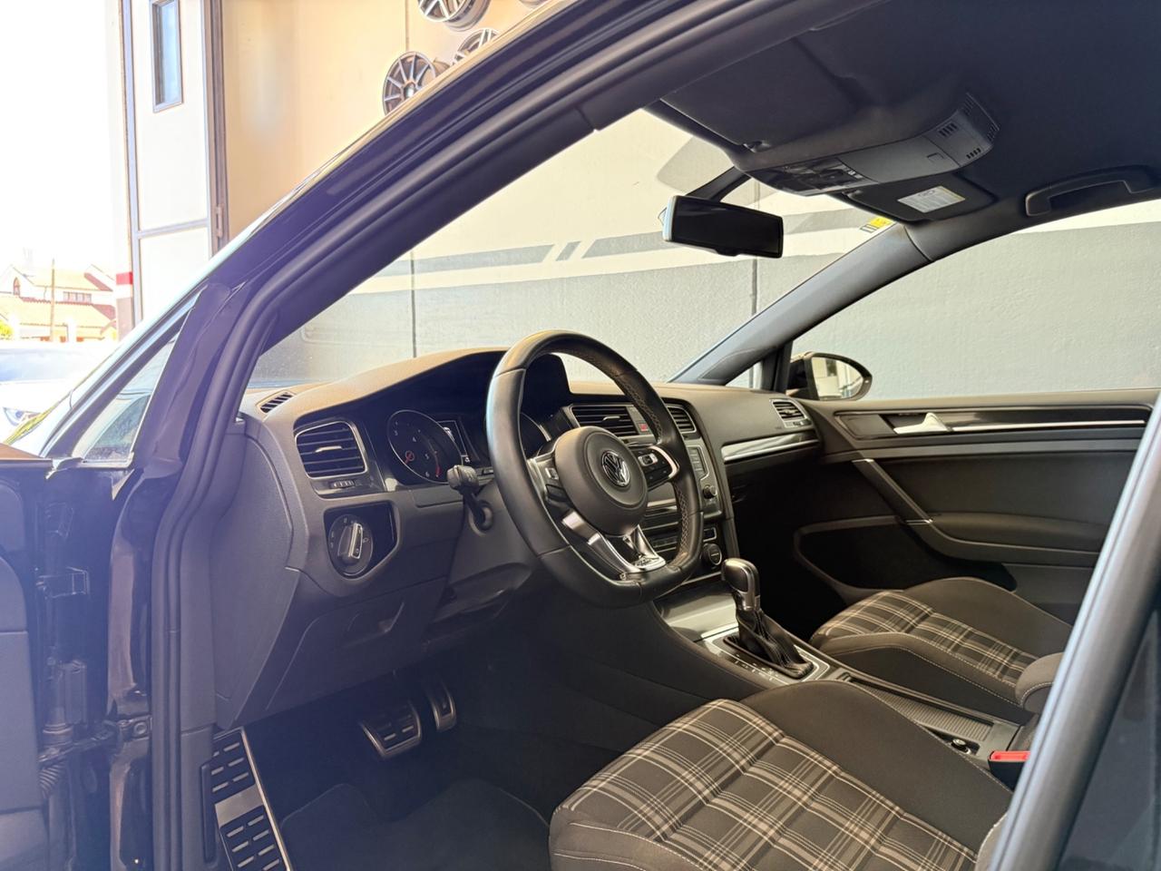 Volkswagen Golf GTD 2.0 TDI DSG