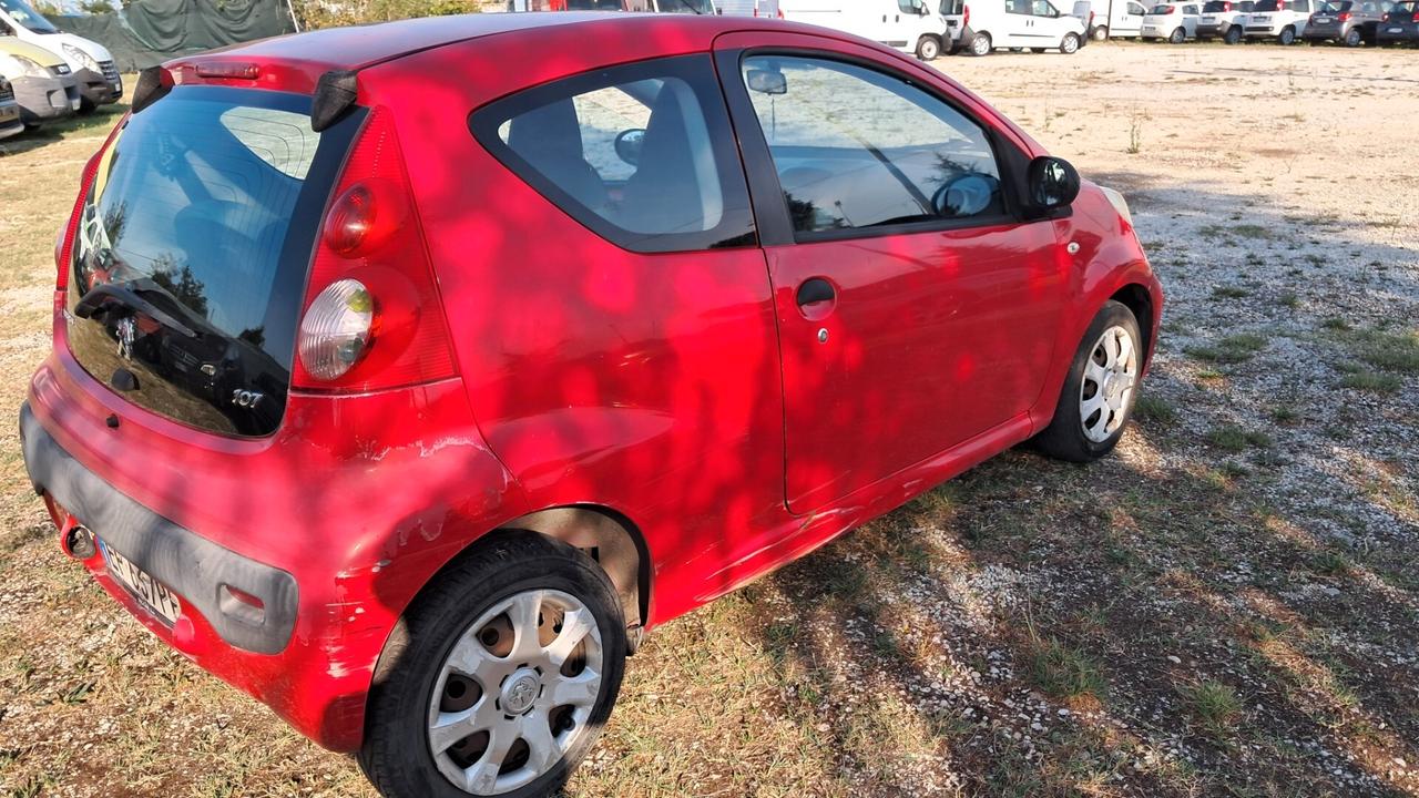 Peugeot 107 1.0 68CV 3p. Plaisir