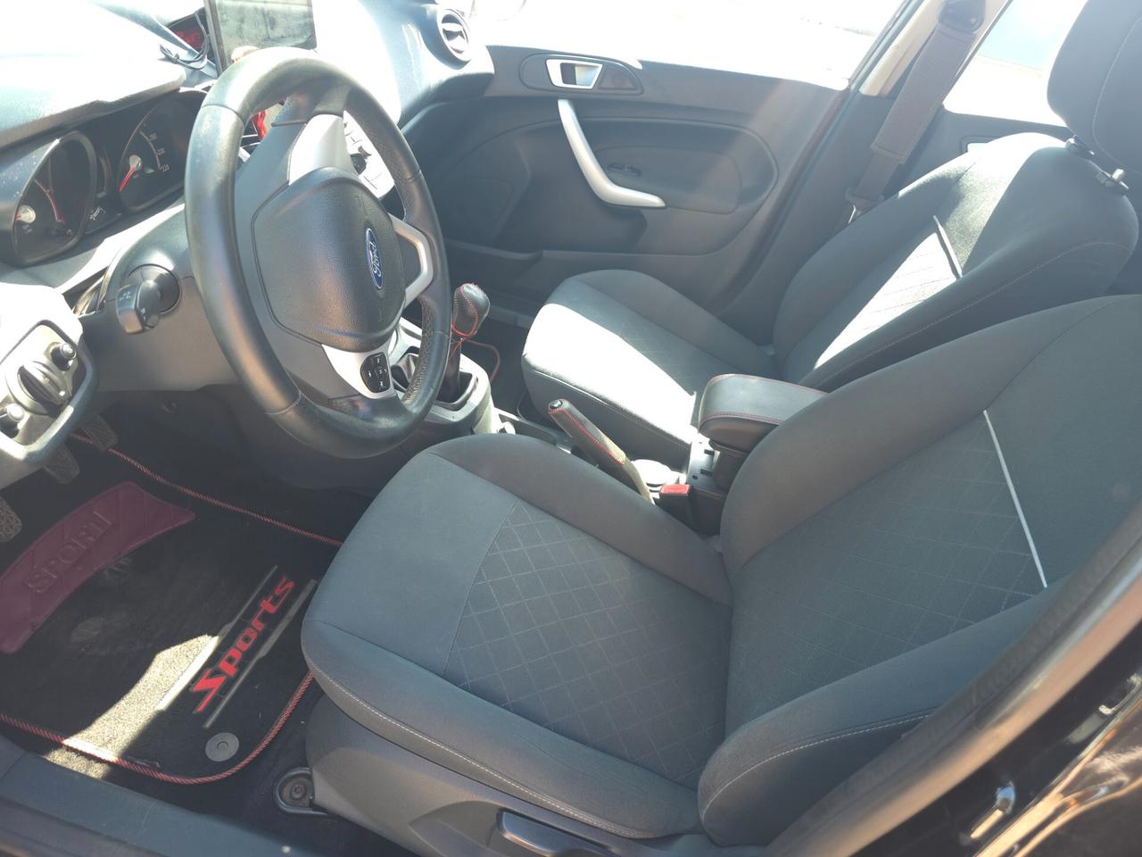 Ford Fiesta 1.4 TDCi 70CV 5 porte Titanium