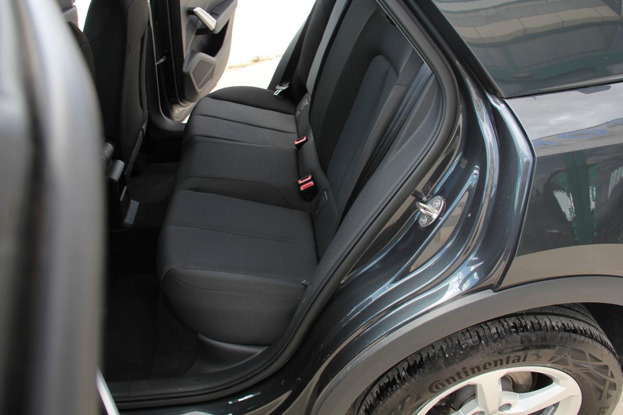 Audi Q2 35 TDI quattro S tronic Business