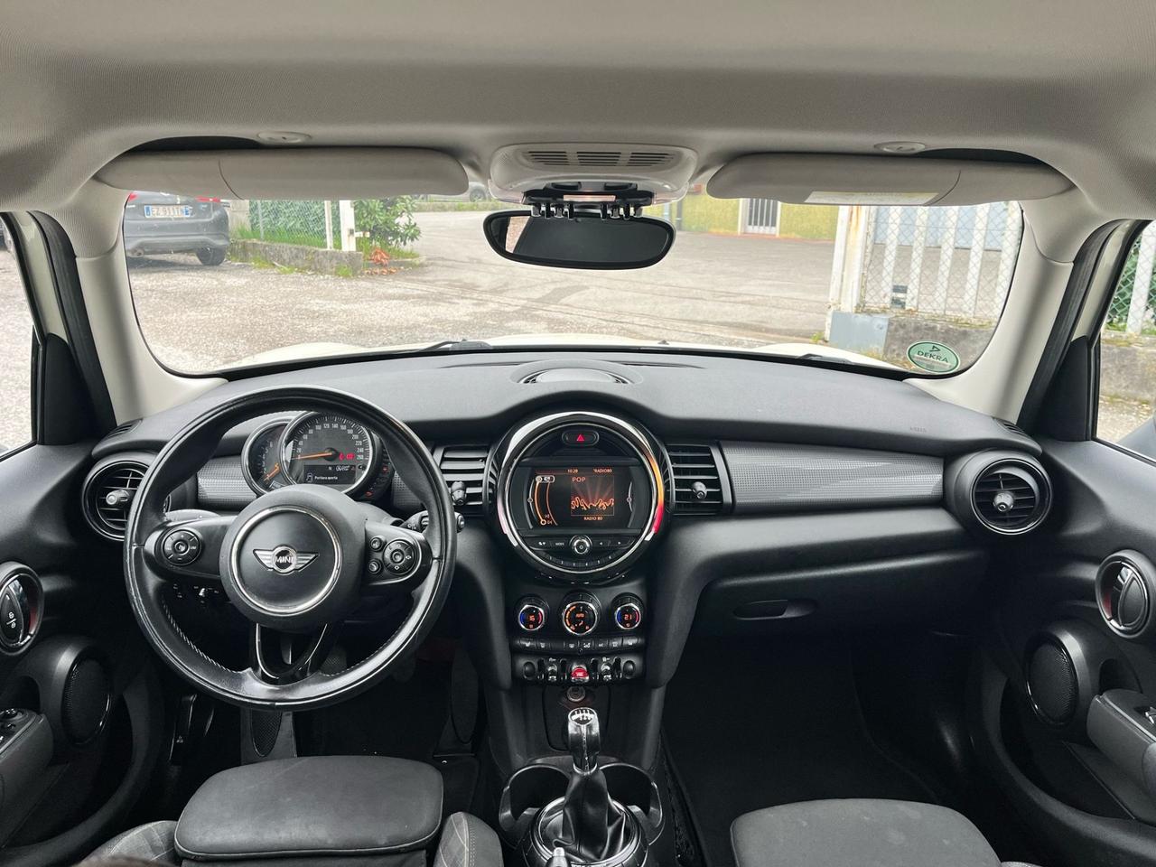 Mini Mini 1.5 Cooper 5 porte Neopatentati