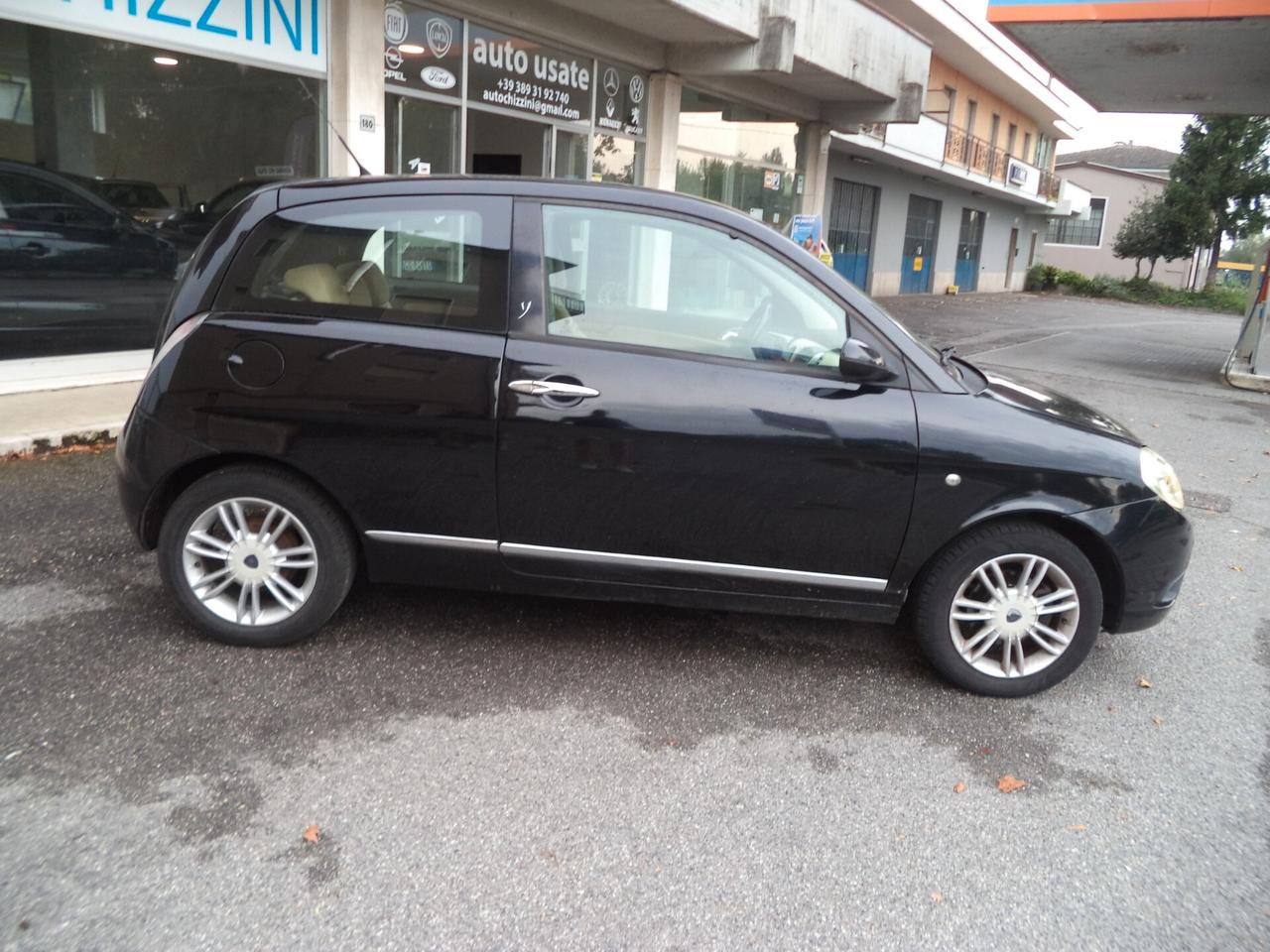 Lancia Ypsilon 1.2 Platino OK NEOPATENTATI 5 POSTI