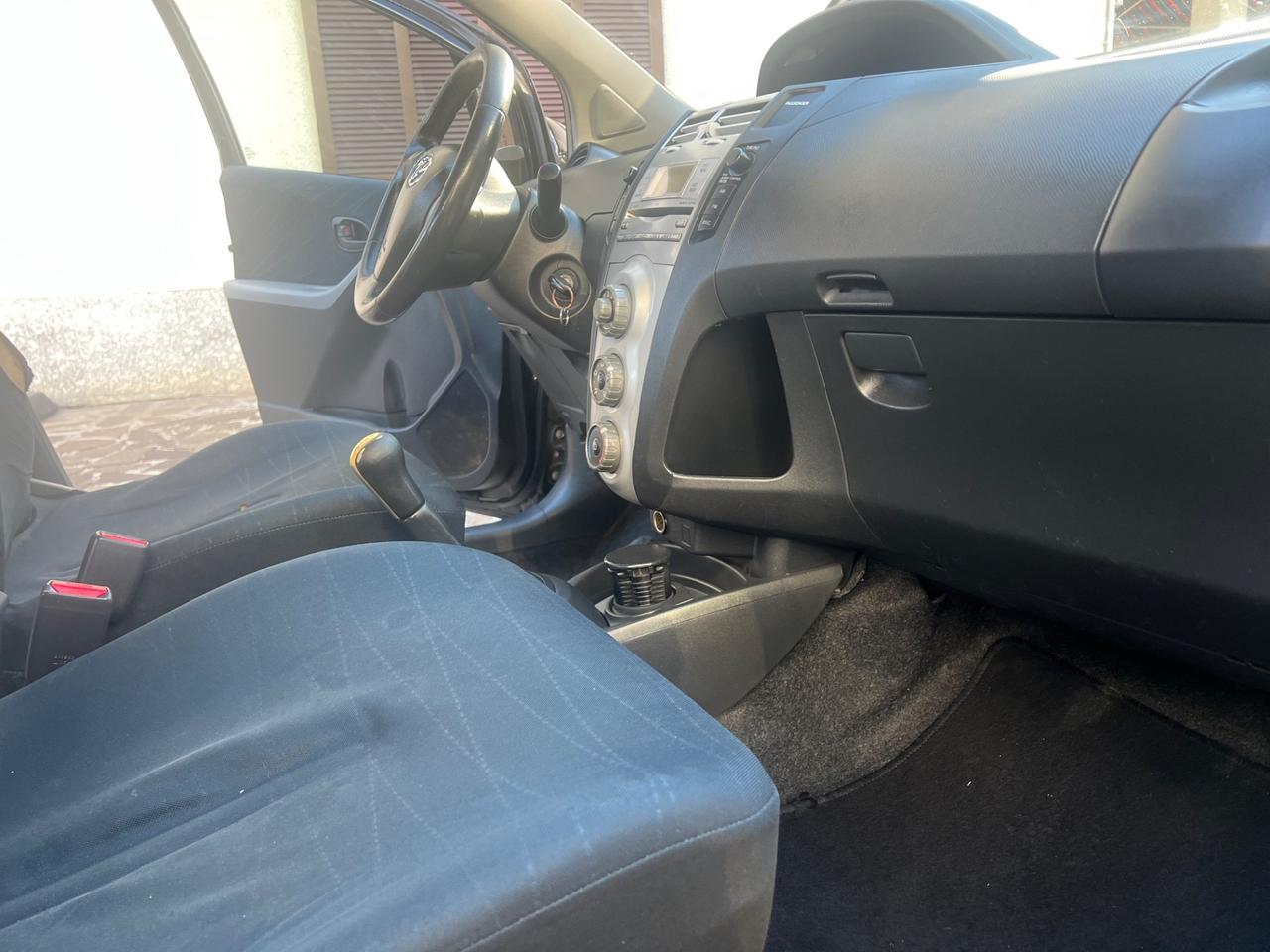 Toyota Yaris 1.0 5 porte Sol