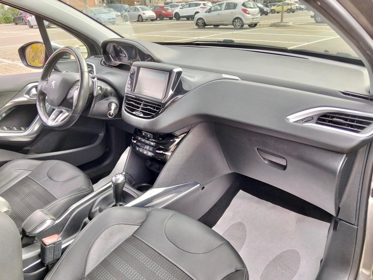 Peugeot 2008 PureTech 82 ETG5 Automatik S&S*Navi*Pelle