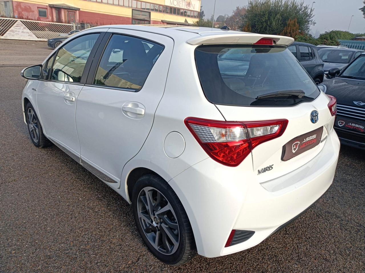 Toyota Yaris 1.5 hybrid 5 p. trend "White Edition"