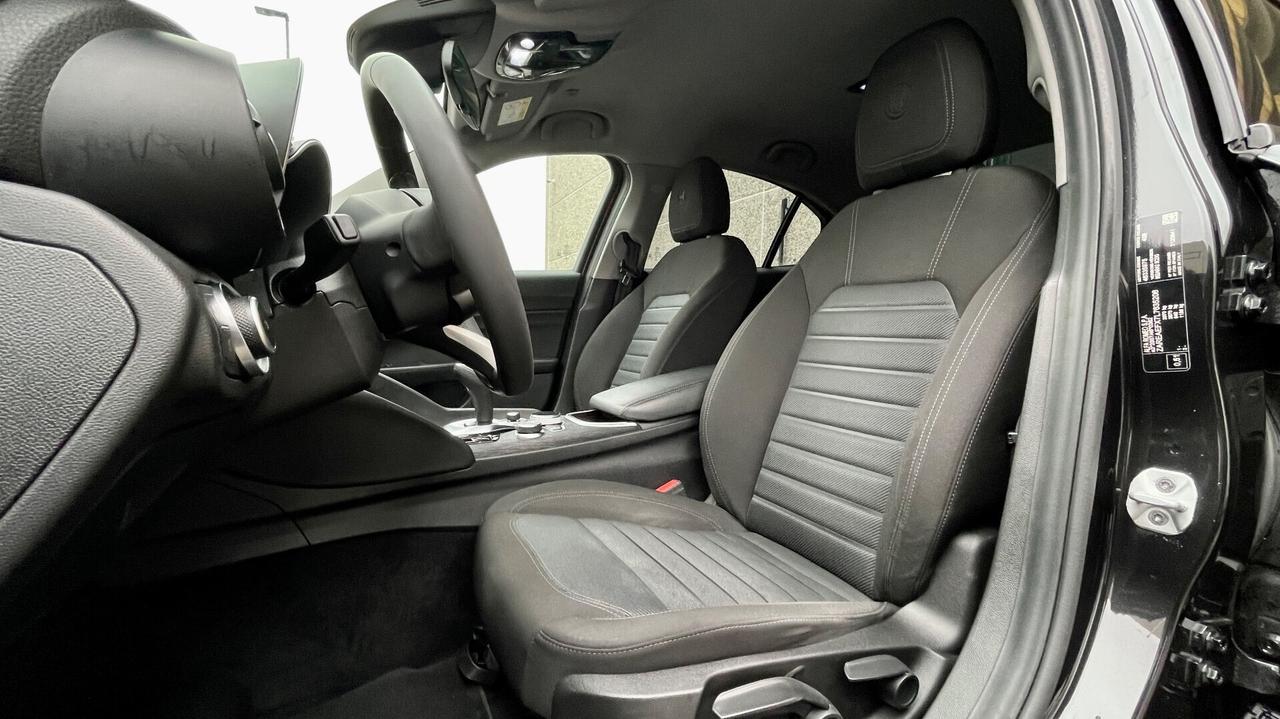 ALFA ROMEO GIULIA 2.2 TURBODIESEL EXECUTIVE 160CV - FULL LED, VETRI PRIVACY, CRUISE CONTROL