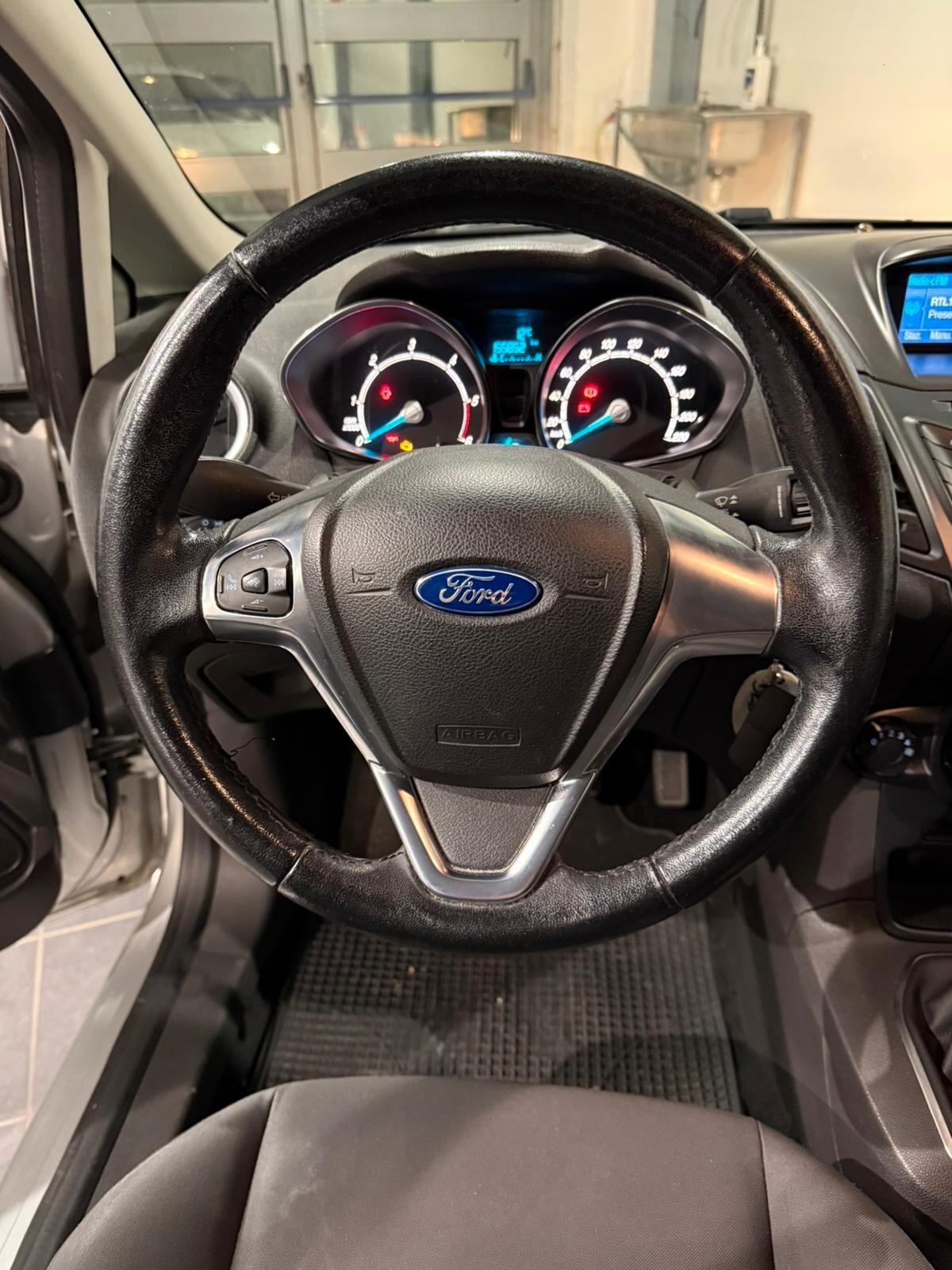 Ford Fiesta 1.5 TDCi 75CV - GARANZIA - NEOPATENTATI