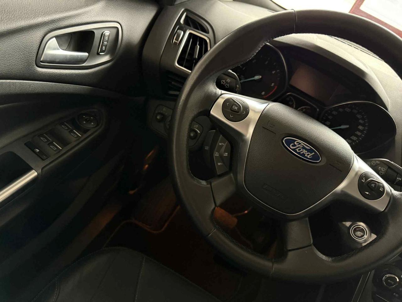 Ford Kuga 2.0 TDCI 150 CV S&S 4WD Powershift Titanium