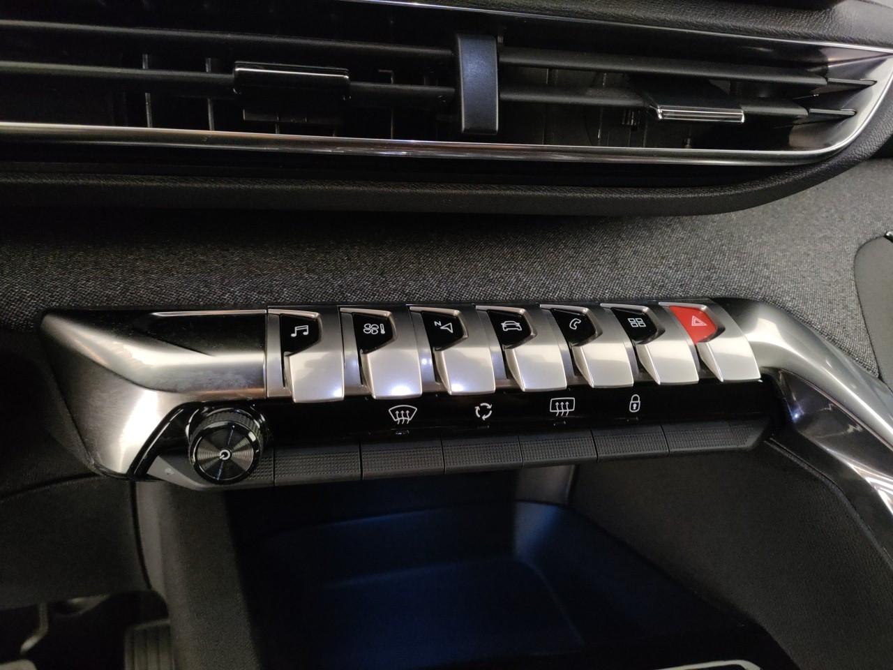 PEUGEOT 3008 1.5 bluehdi Allure Pack 130cv eat8