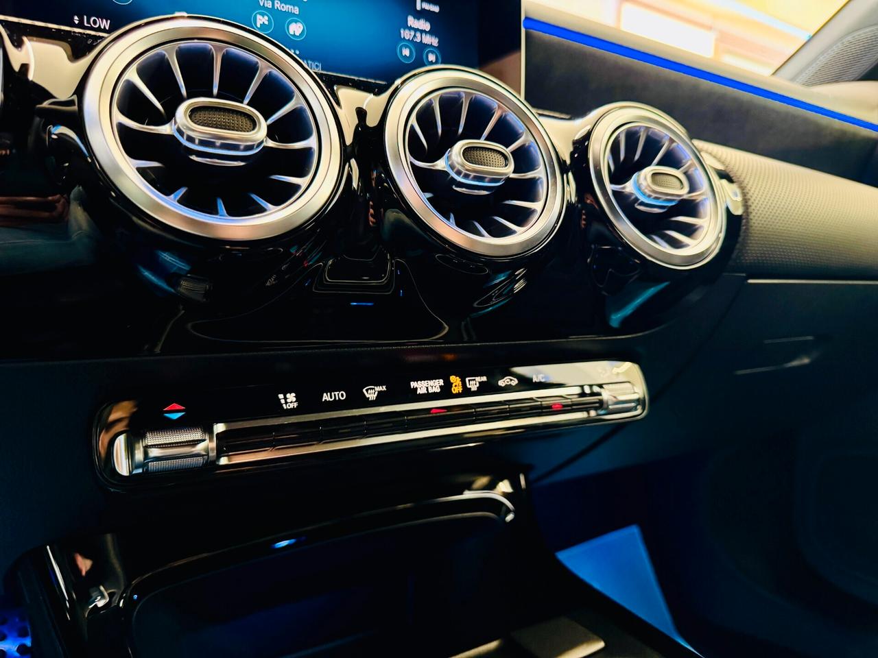 Mercedes-benz A 180 AMG Automatic Premium / Night Pack Display PRO