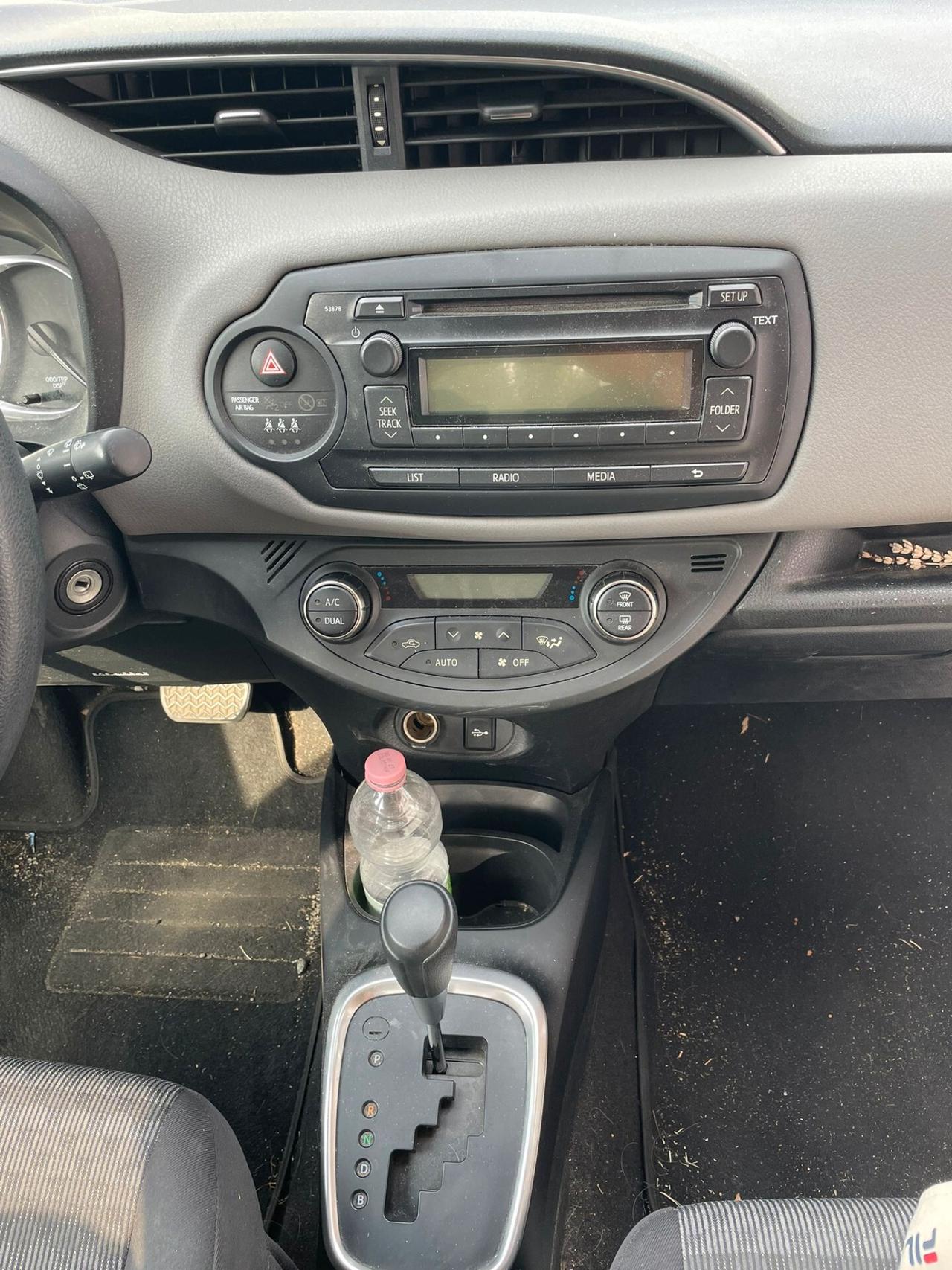 Toyota Yaris HYBRIDA