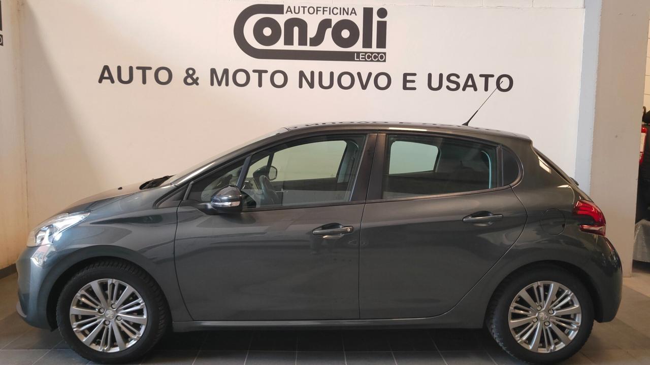 Peugeot 208 1.2 benzina Allure 82cv OK NEOPATENTATI