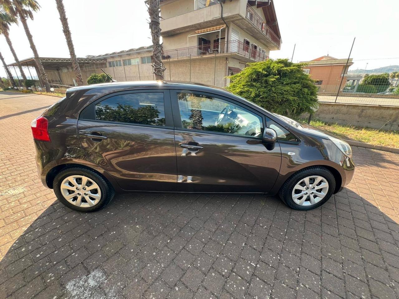 Kia Rio 1.4 CRDi WGT 5p. EX