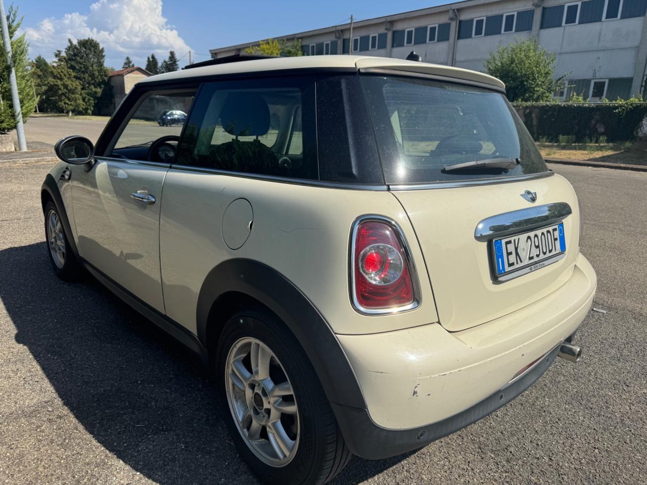 Mini 1.6 16V One (55kW)