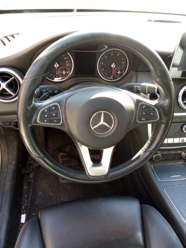 MERCEDES-BENZ A 180 EXECUTIVE AUTOM F1 NAVI ECOPELLE"16 ITALIA