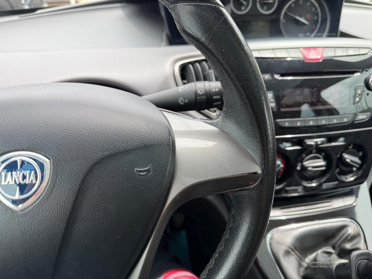 Lancia Ypsilon 0.9 TwinAir 5porte 85CV /TETTO APR.