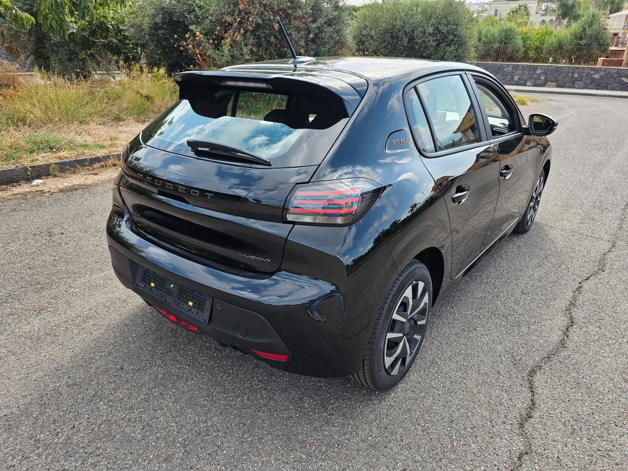 Peugeot 208 Hybrid 110 e-DCS6 Style