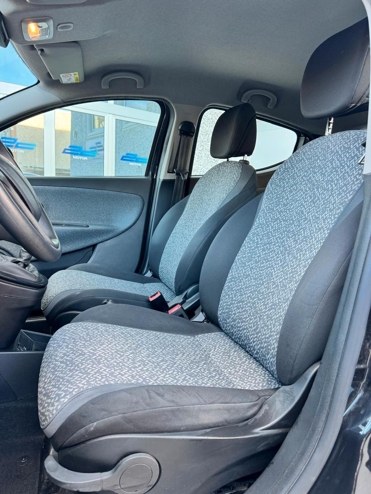 Ypsilon 1.0 FireFly 5 porte S&S Hybrid Silver