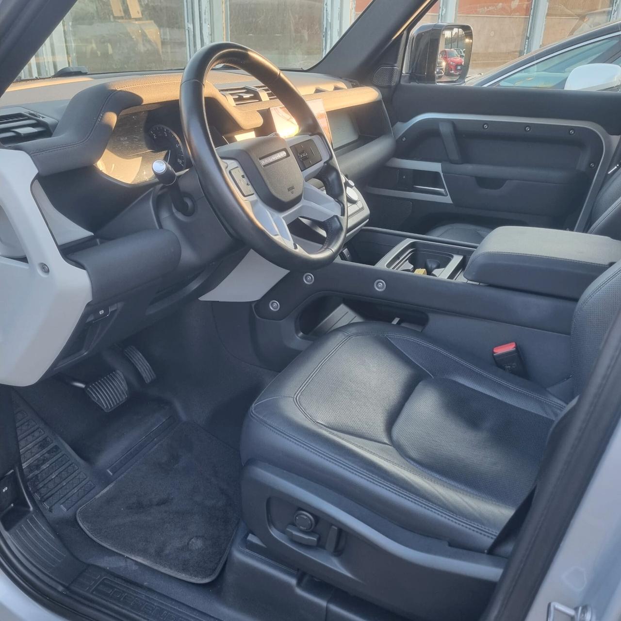 Land Rover Defender 110 3.0D I6 200 CV AWD Auto SE