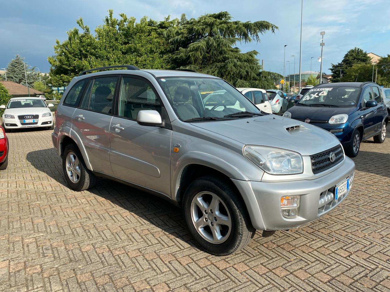 Toyota RAV 4 RAV4 2.0 Tdi D-4D cat 5 porte Sol