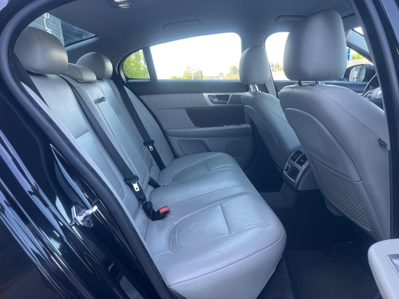 Jaguar XF 2.2 D 200 CV Portfolio