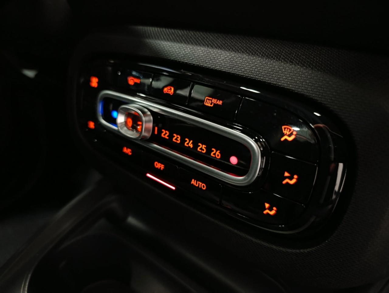 Smart ForTwo 70 1.0 twinamic Youngster 2018 Navi/tetto Panorama/Pelle